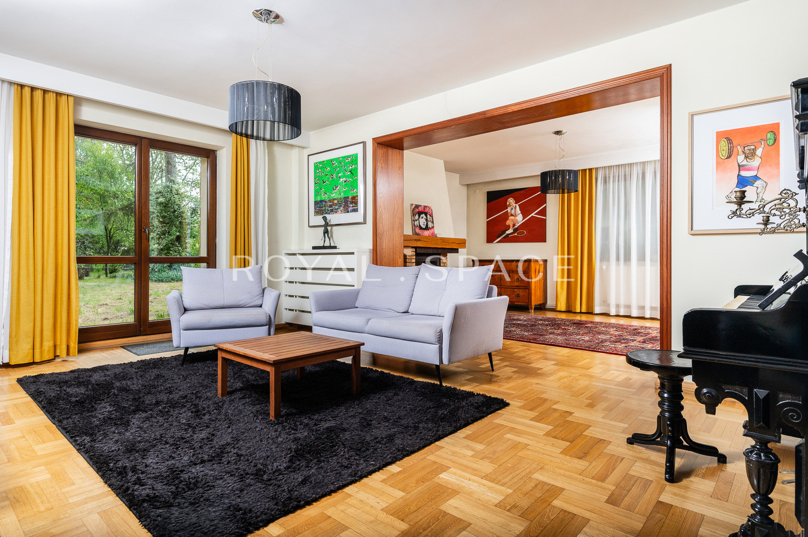 Затишний будинок з терасою та басейном!