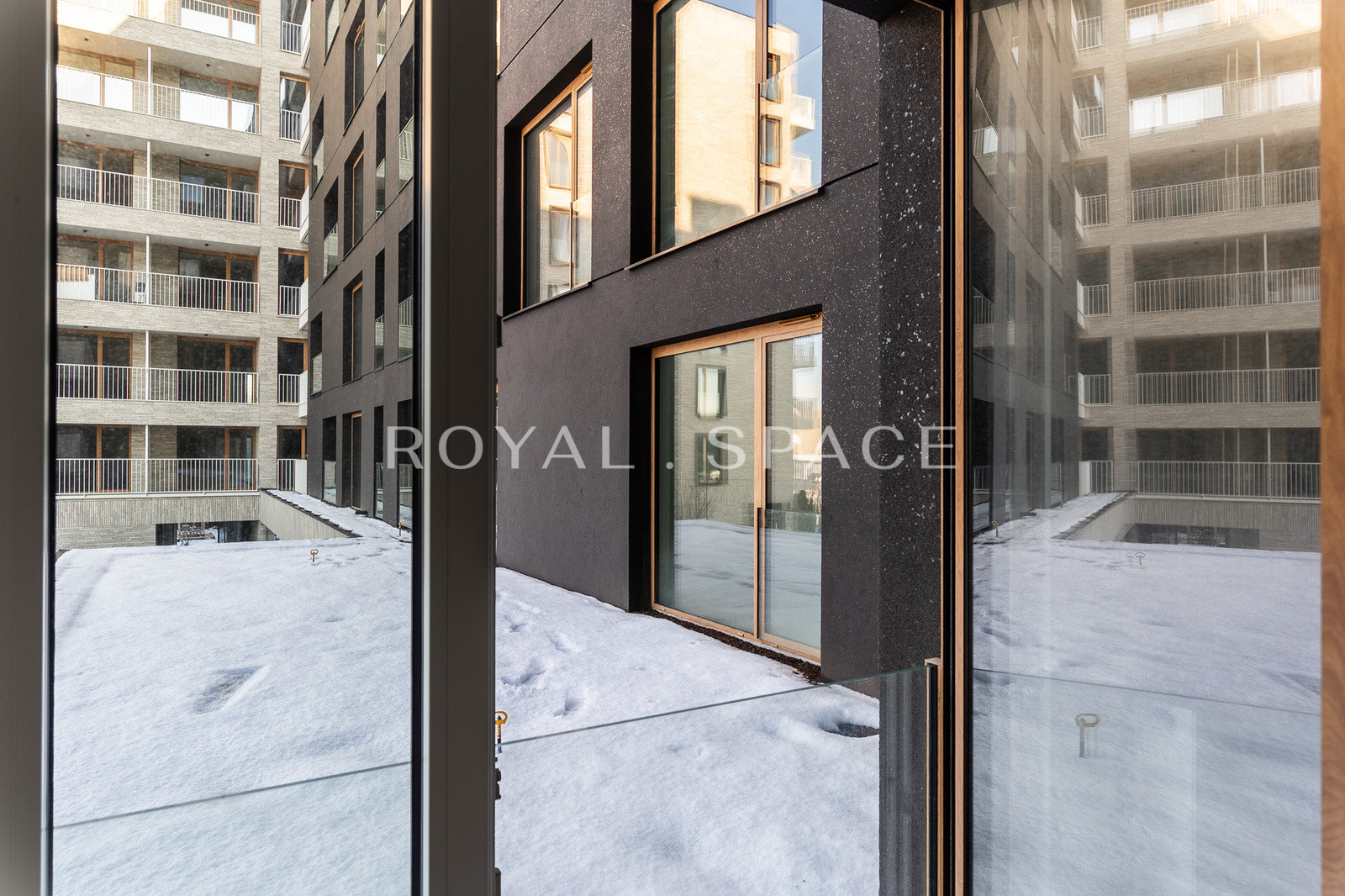 Spacious Apartment in the Heart of Bronowice