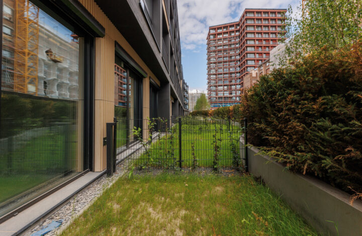 Modern flat with high ceilings at Młyny Mogilska!
