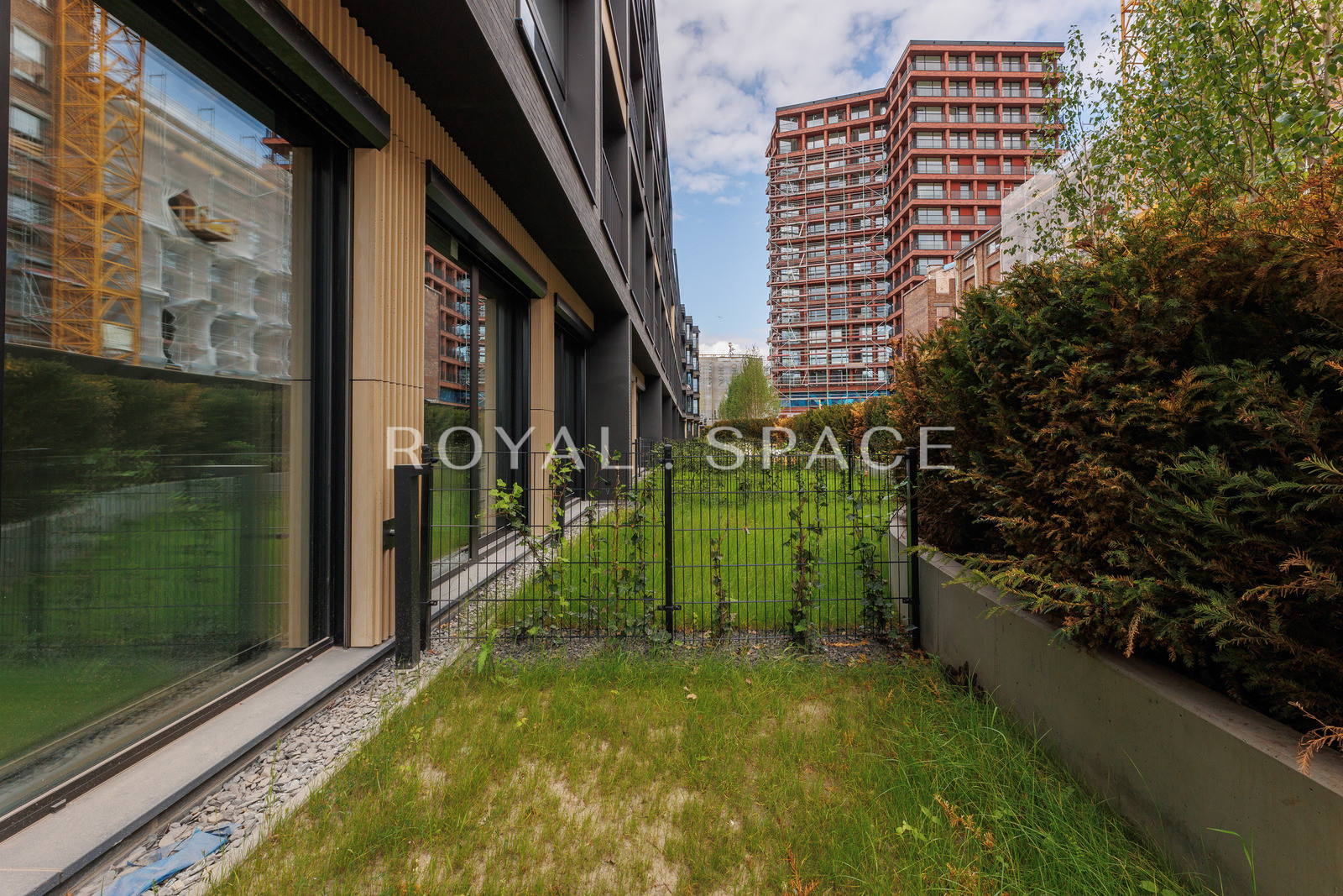 Modern flat with high ceilings at Młyny Mogilska!