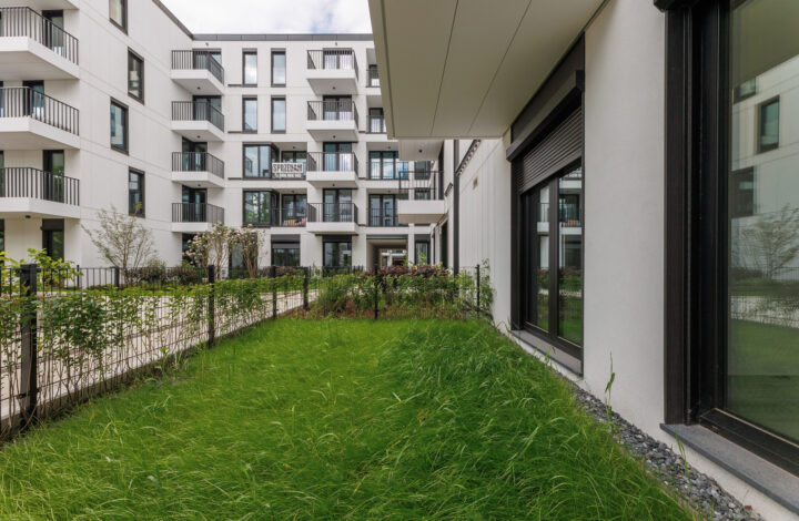 Modern flat with high ceilings at Młyny Mogilska!