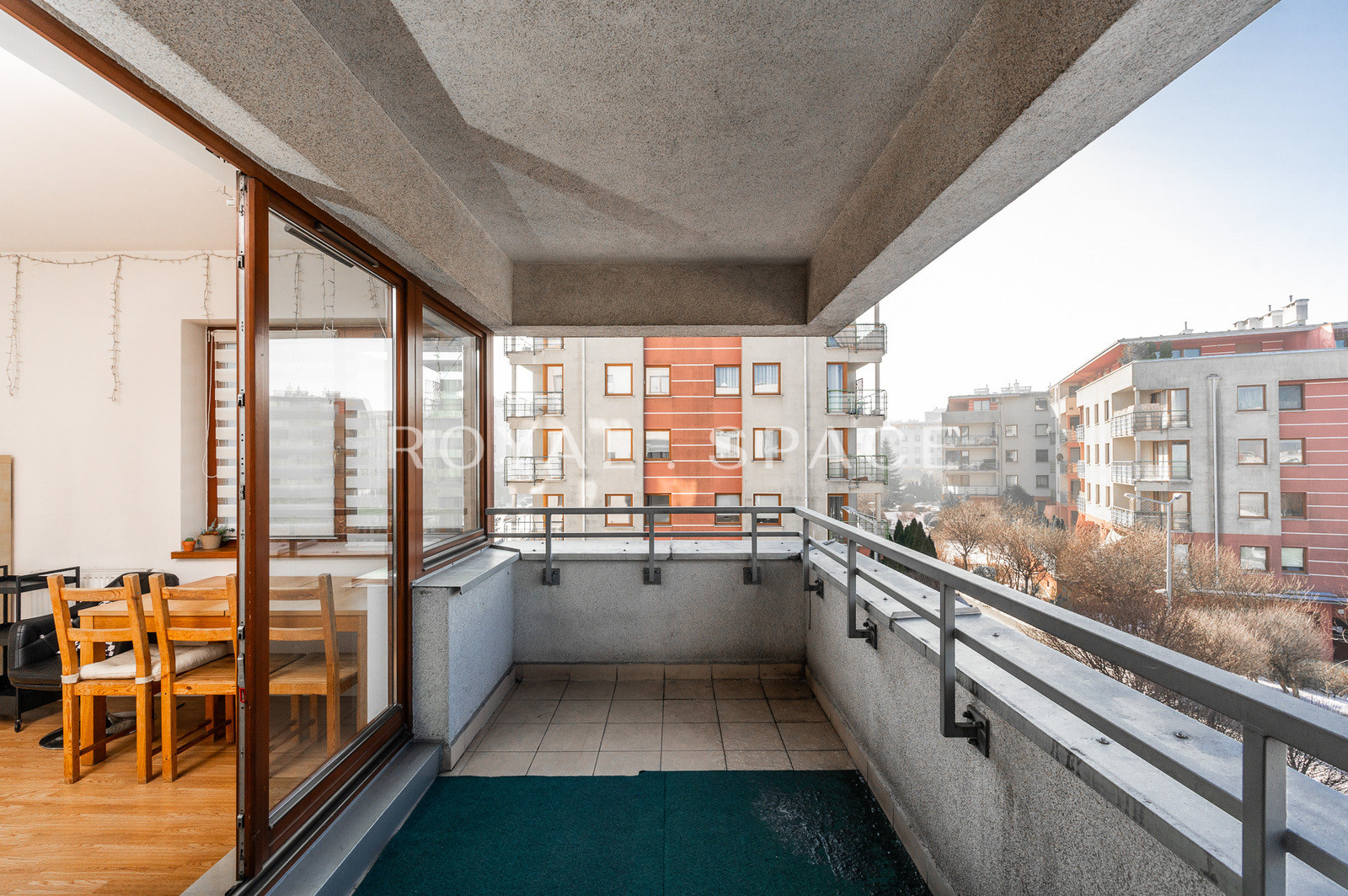 Sunny apartment next to the UJ Campus!