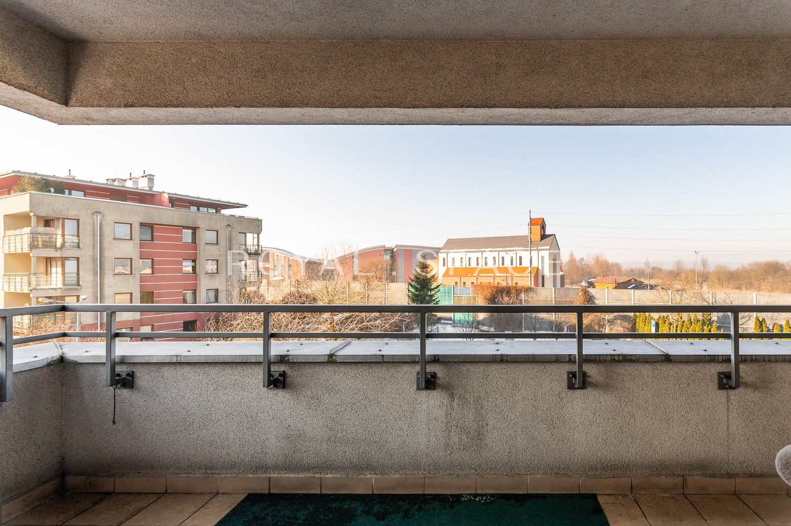 Sunny apartment next to the UJ Campus!