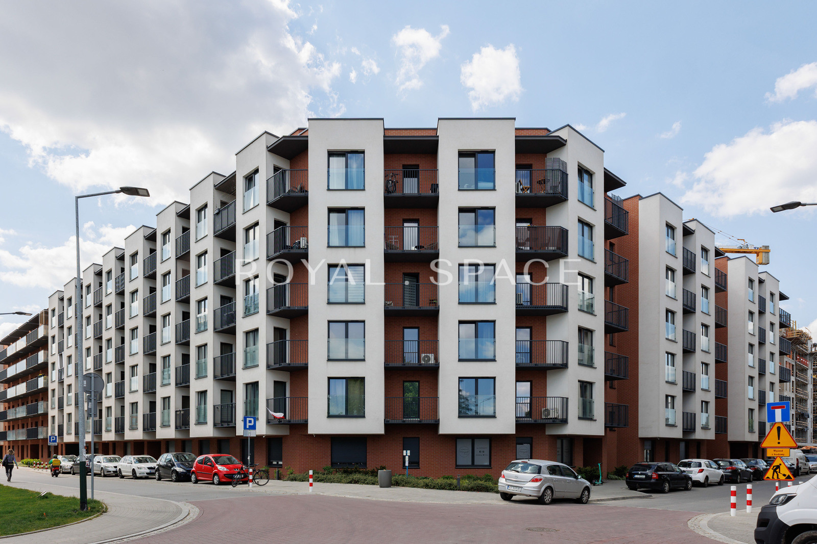 Bright apartment with parking! | Salsa Lokum