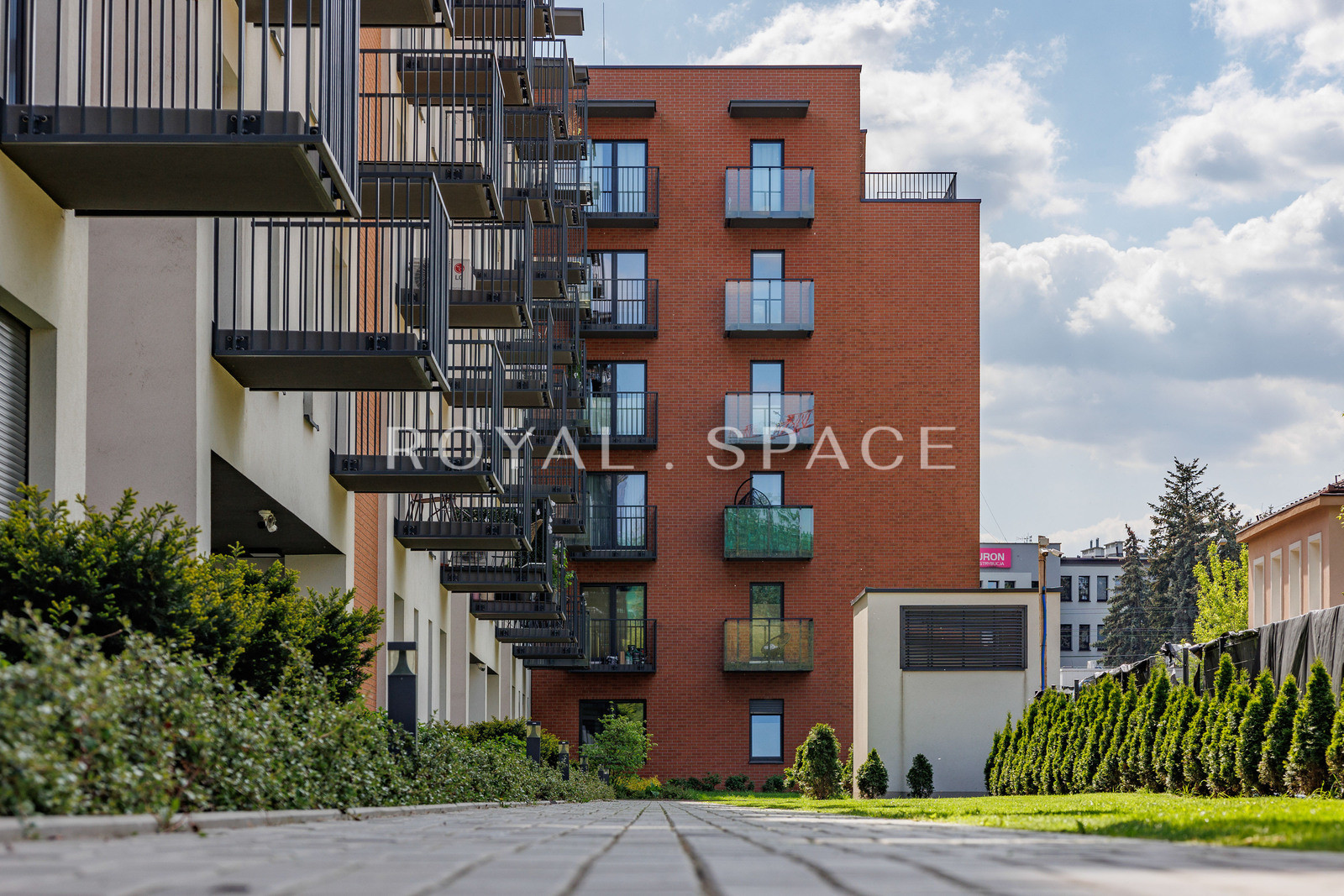 Bright apartment with parking! | Salsa Lokum