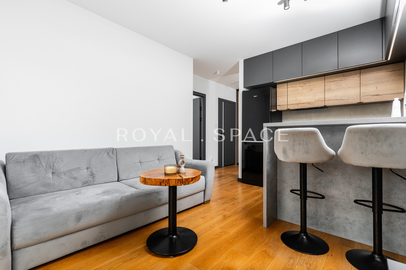 Bright apartment with parking! | Salsa Lokum