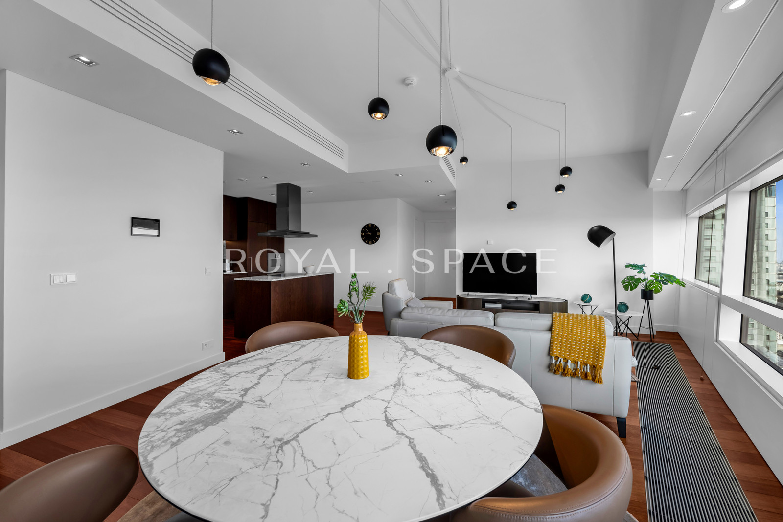 Апартаменти преміум з панорамним видом | Złota 44