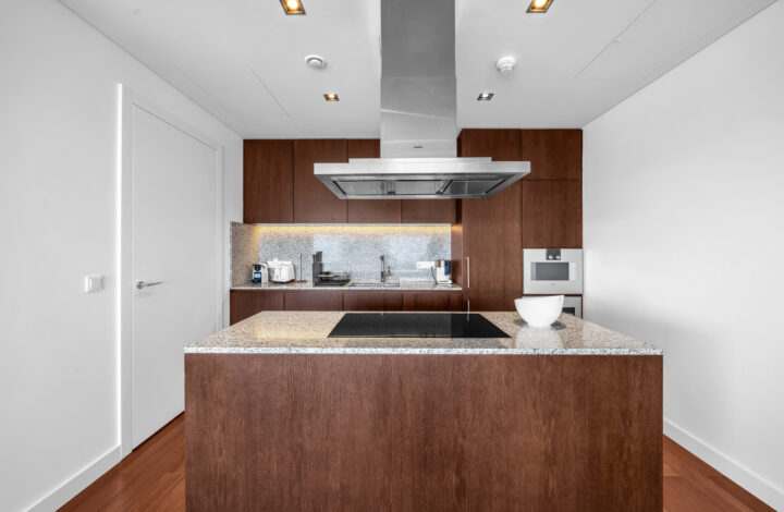 Апартаменти преміум з панорамним видом | Złota 44