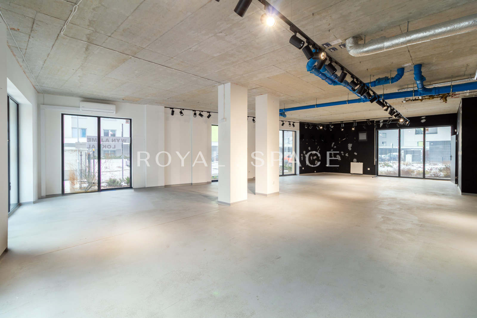 Finished commercial unit in a residential complex!