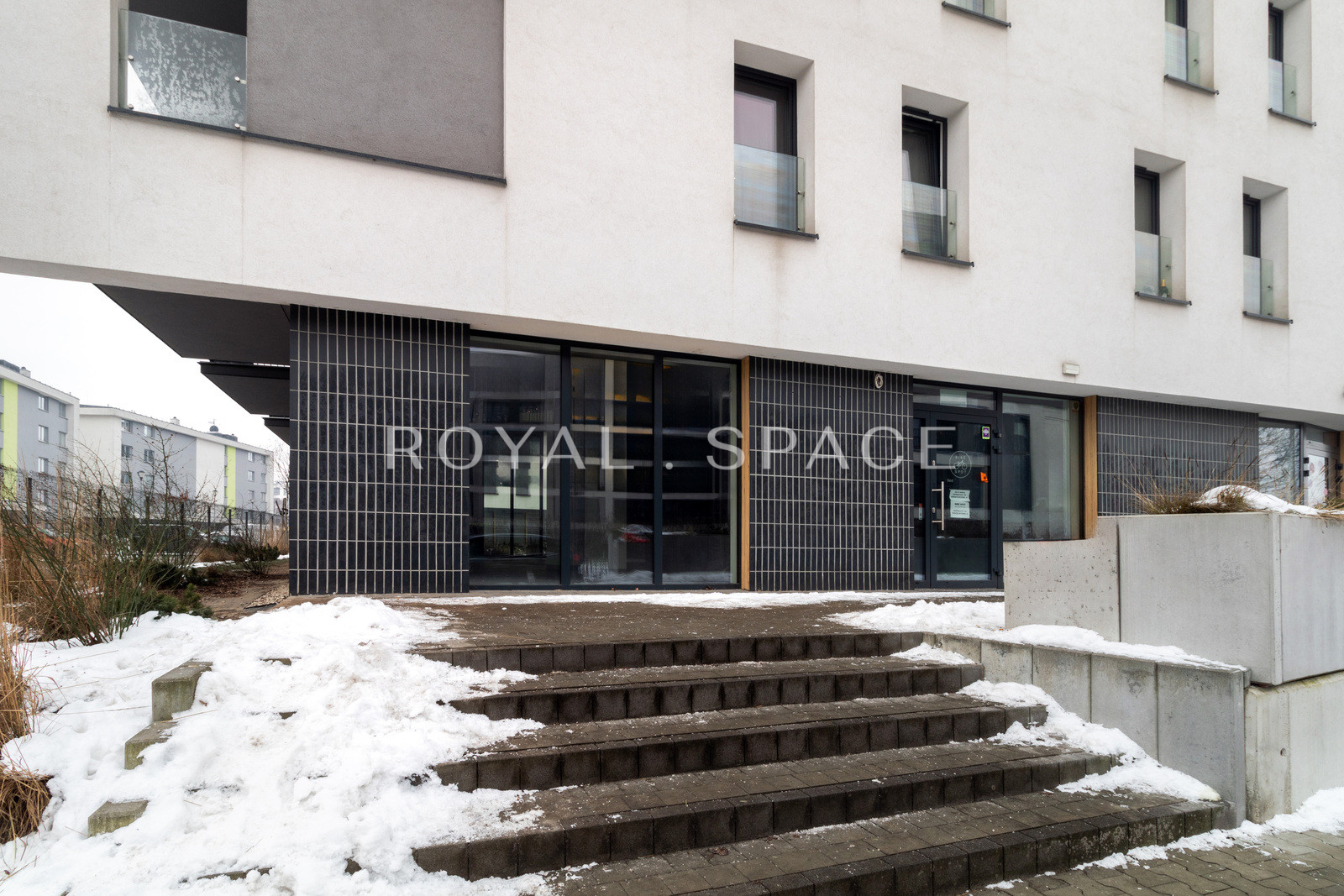 Finished commercial unit in a residential complex!