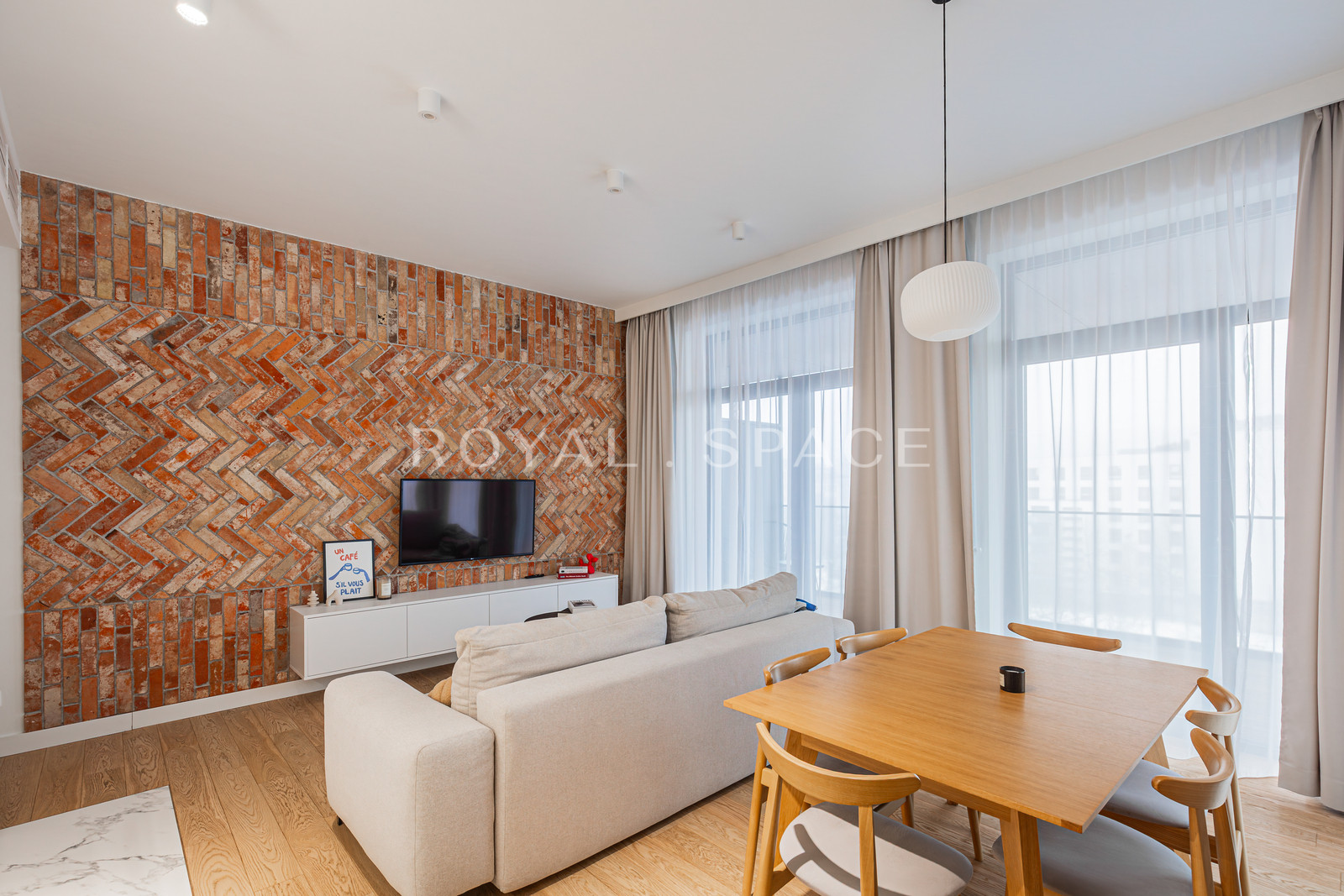 Престижний апартамент з великим балконом!