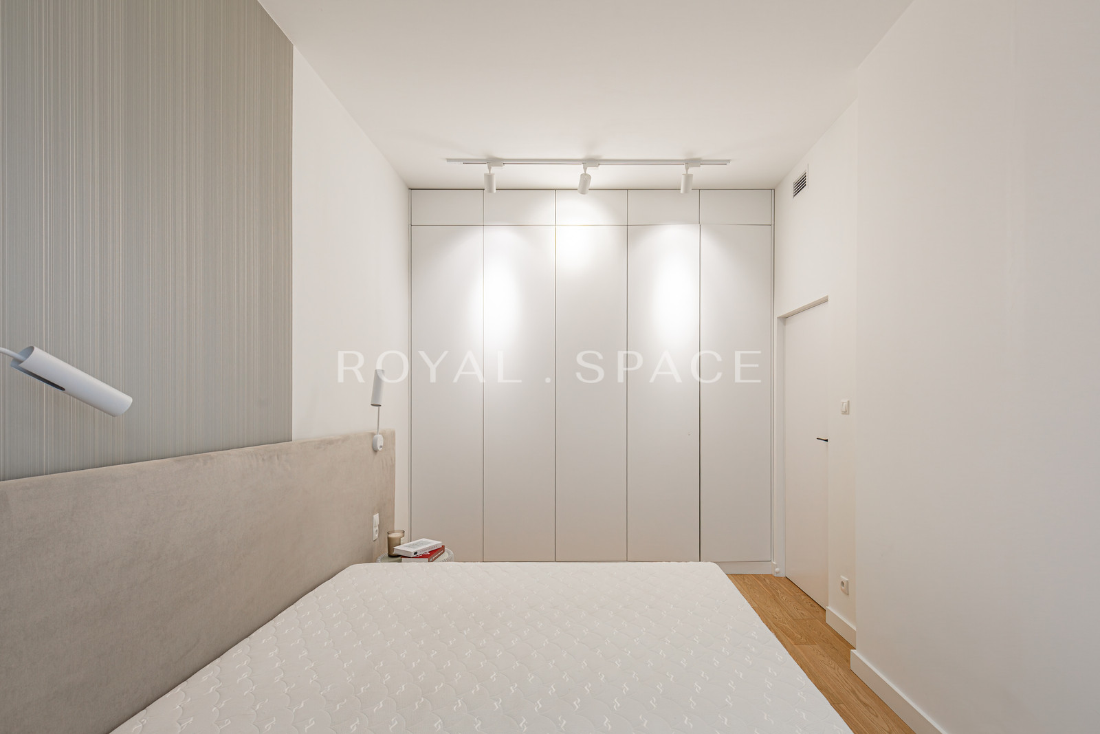 Престижний апартамент з великим балконом!