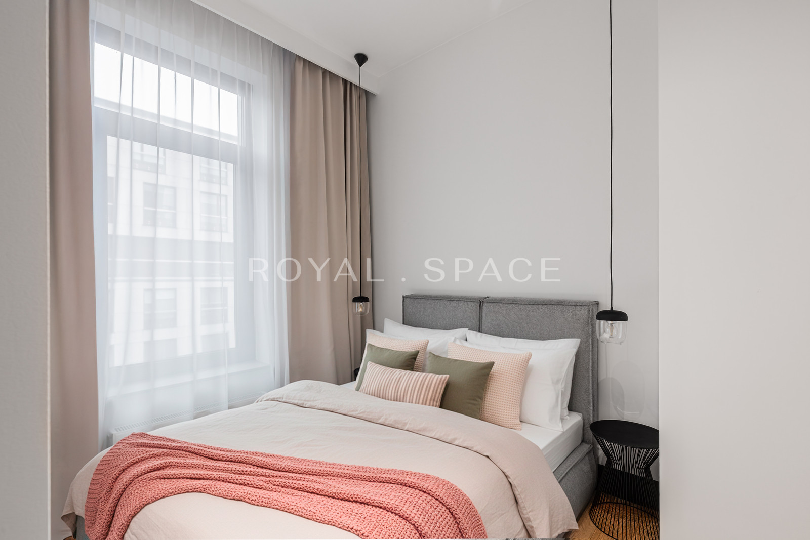 Сучасна студія з світлим інтер’єром | Powiśle