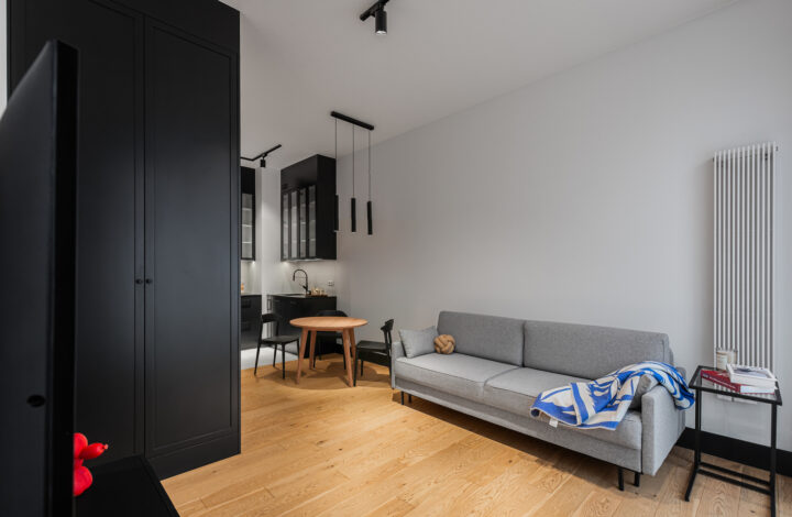 Сучасна студія з світлим інтер’єром | Powiśle