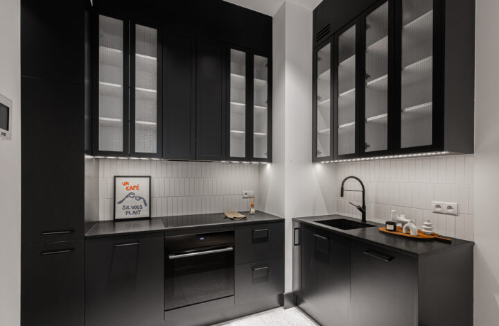 Сучасна студія з світлим інтер’єром | Powiśle