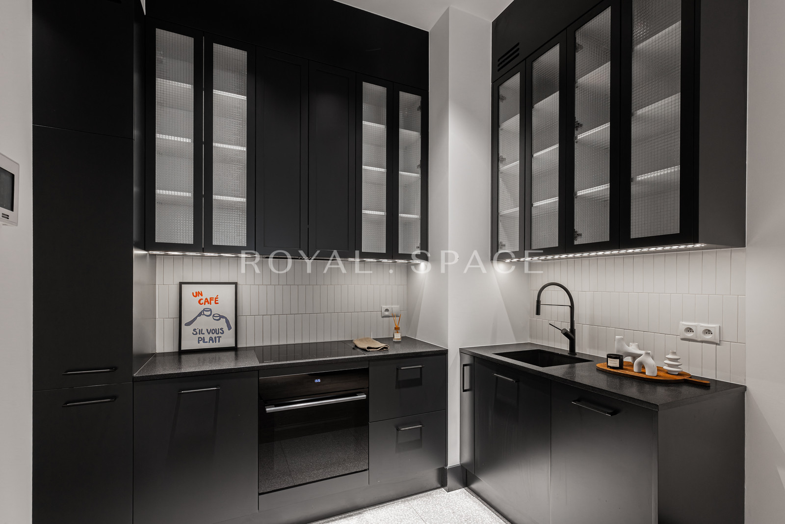 Сучасна студія з світлим інтер’єром | Powiśle