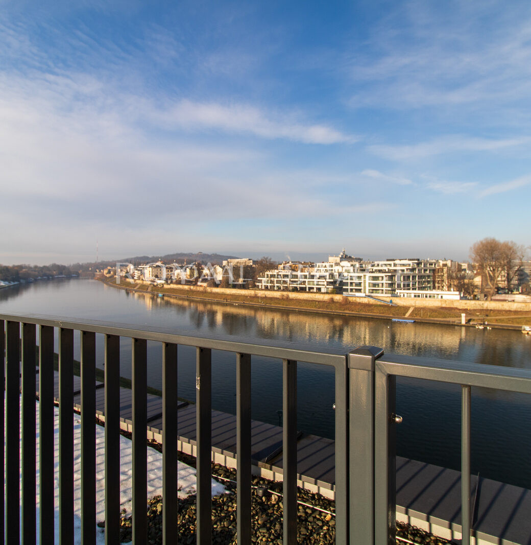 Apartment with roof terrace!