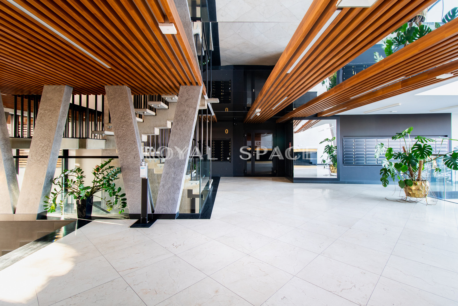 Apartment with roof terrace!