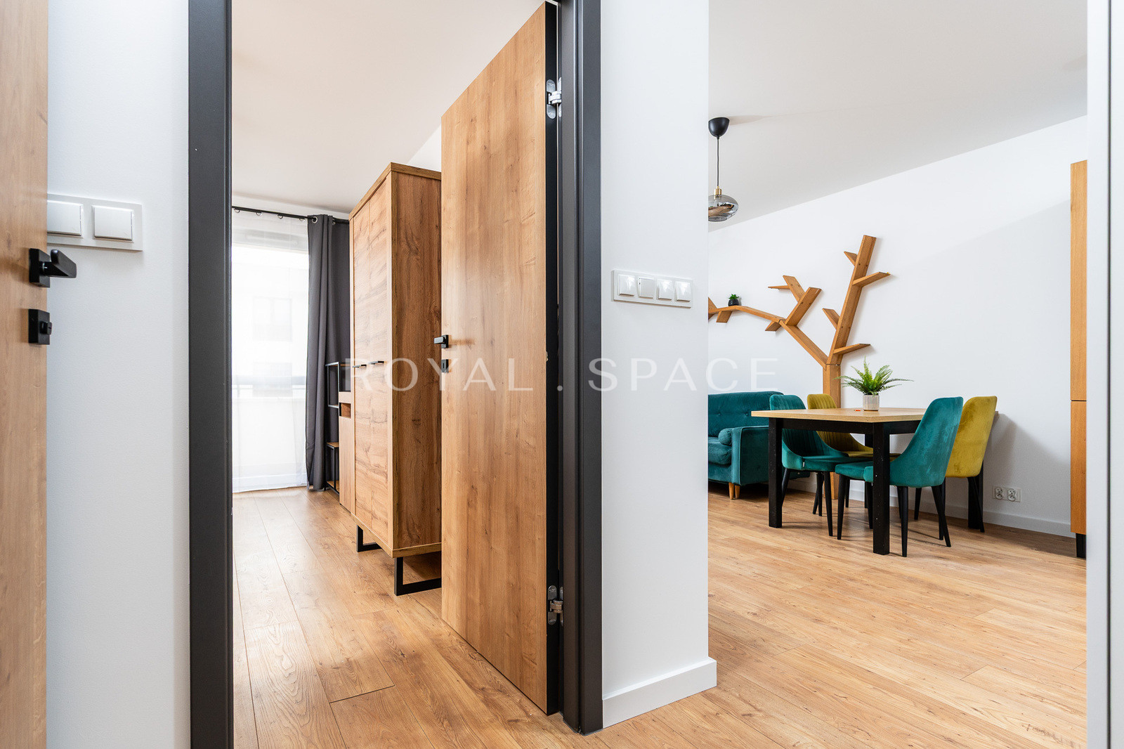 Світла квартира з балконом | Lema 24