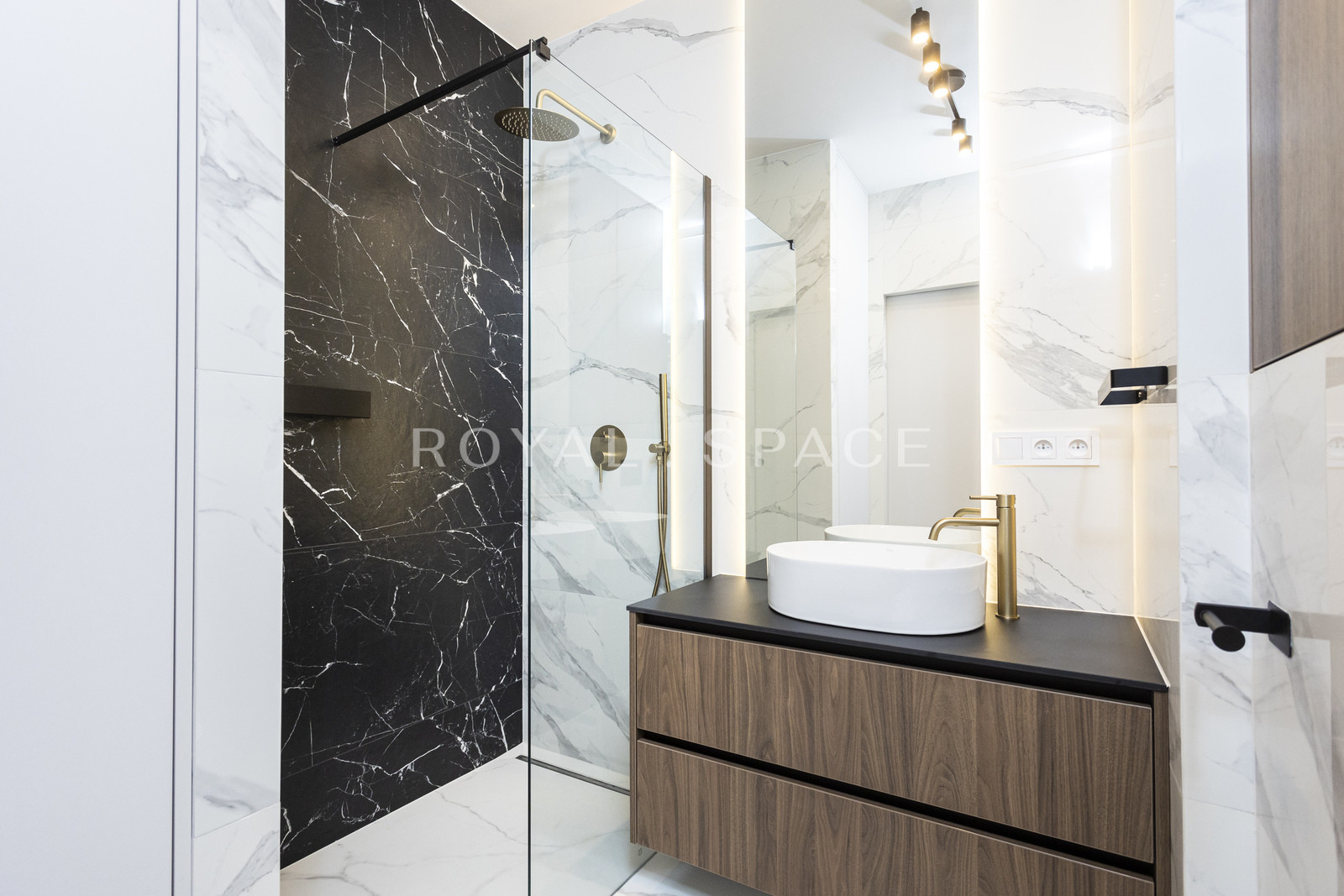 Nowoczesna kawalerka przy parku | BELG