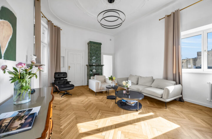 Przestronny apartament w kamienicy w Wilczej!