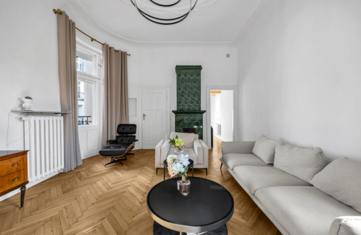 Przestronny apartament w kamienicy w Wilczej!