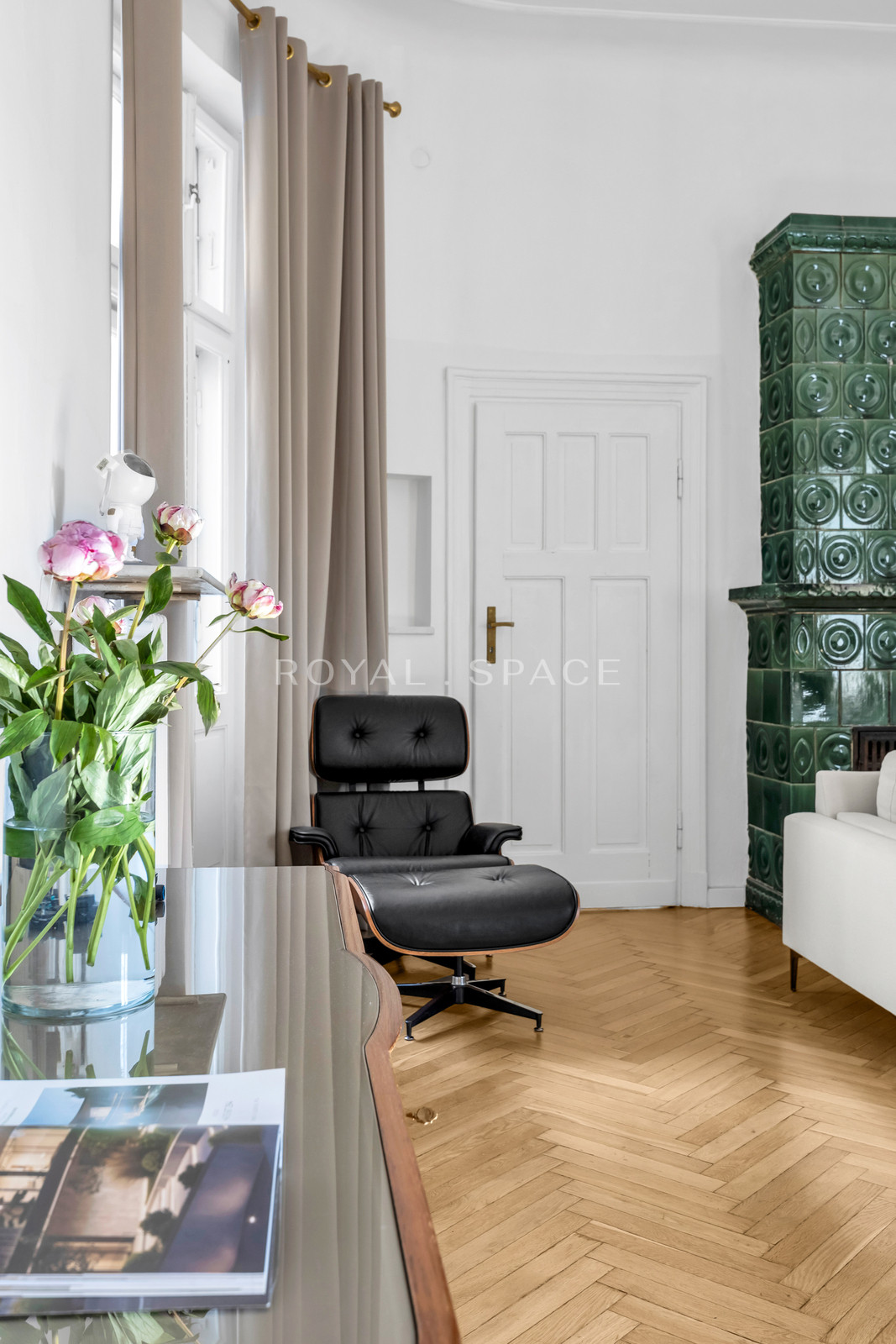 Przestronny apartament w kamienicy w Wilczej!