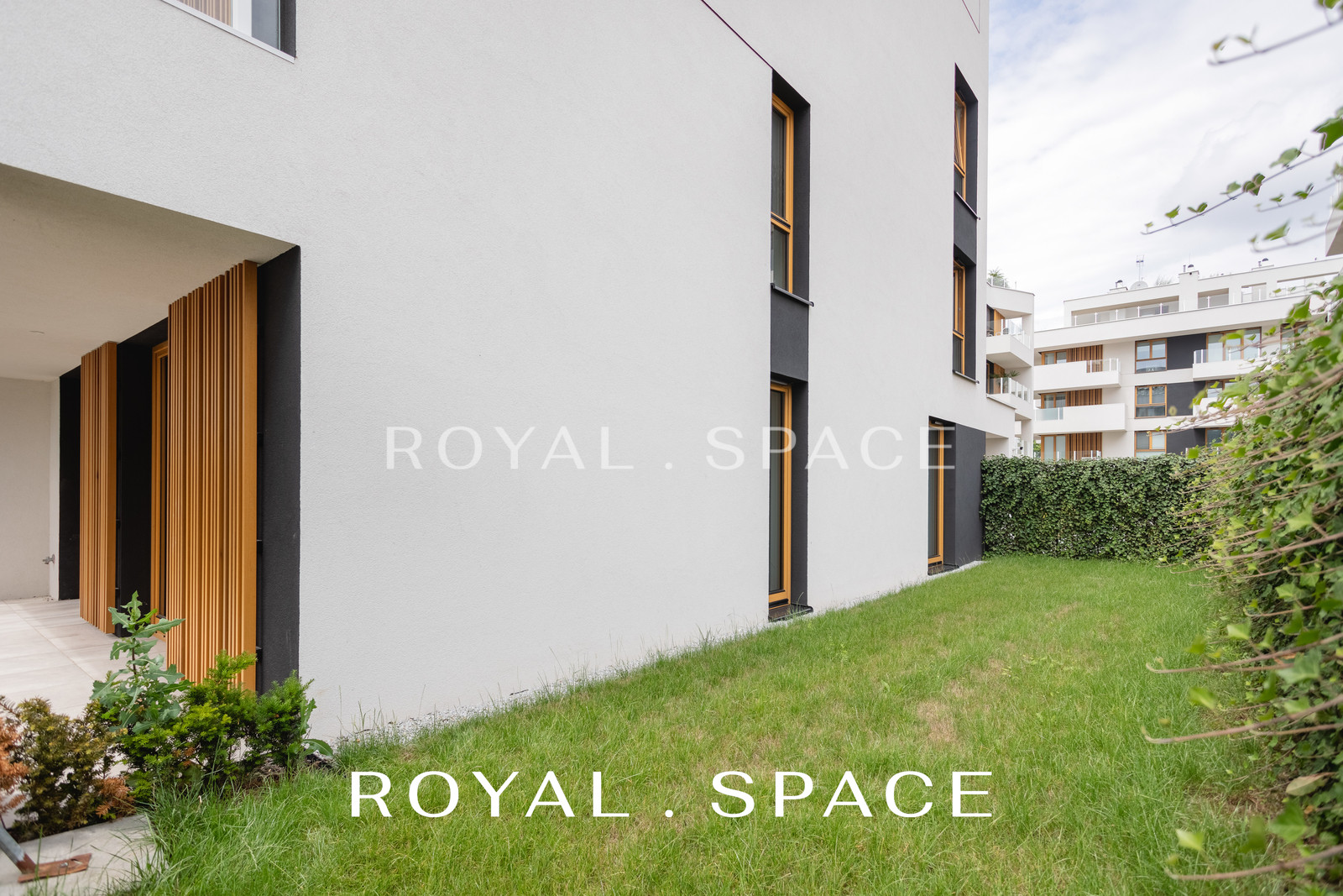 Przestronny, luksusowy apartament z ogrodem!