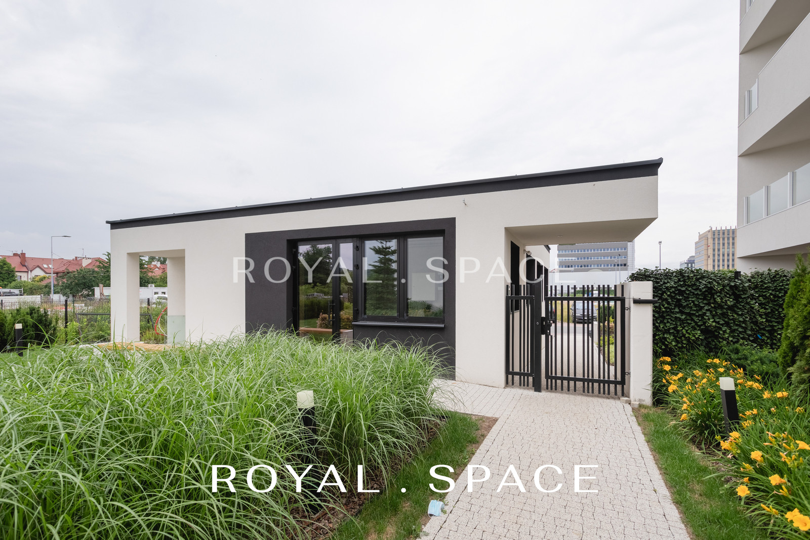 Przestronny, luksusowy apartament z ogrodem!