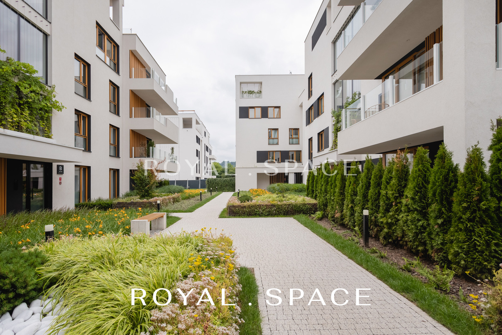 Przestronny, luksusowy apartament z ogrodem!