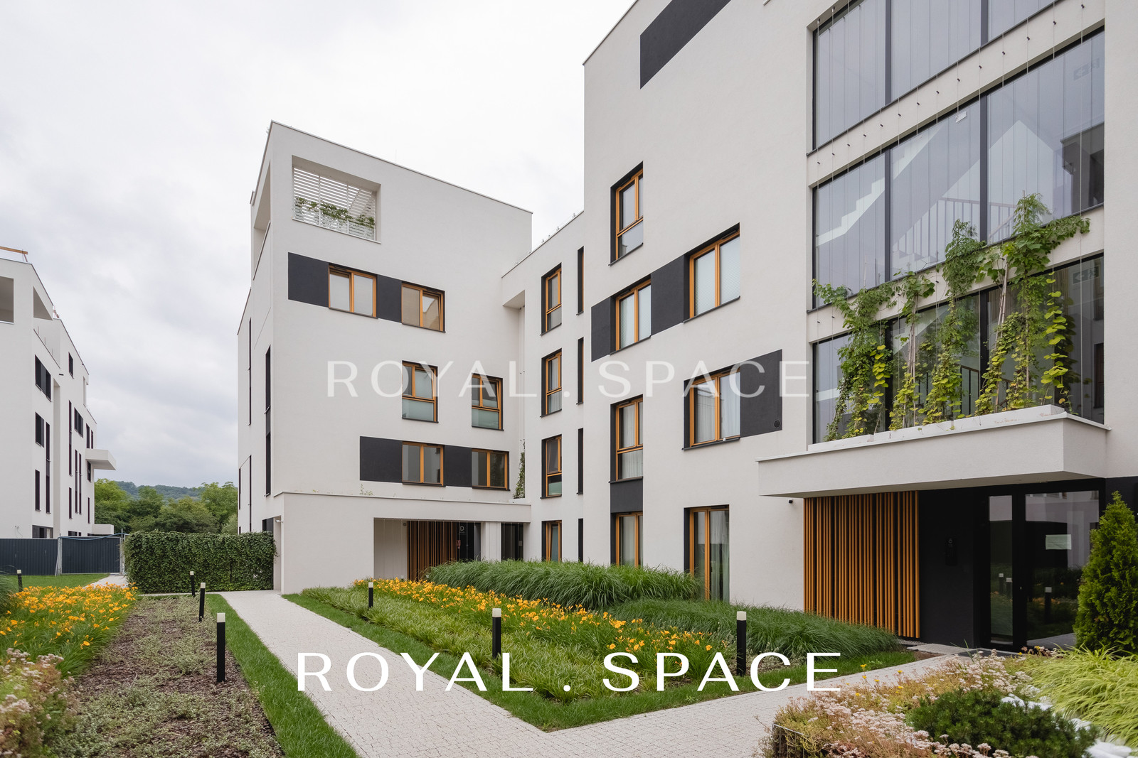 Przestronny, luksusowy apartament z ogrodem!