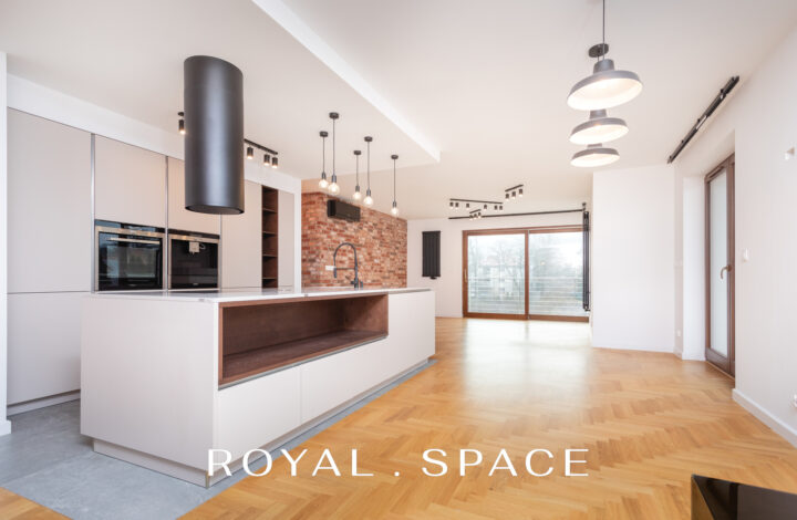 Przestronny 5-pok. apartament z tarasem na dachu