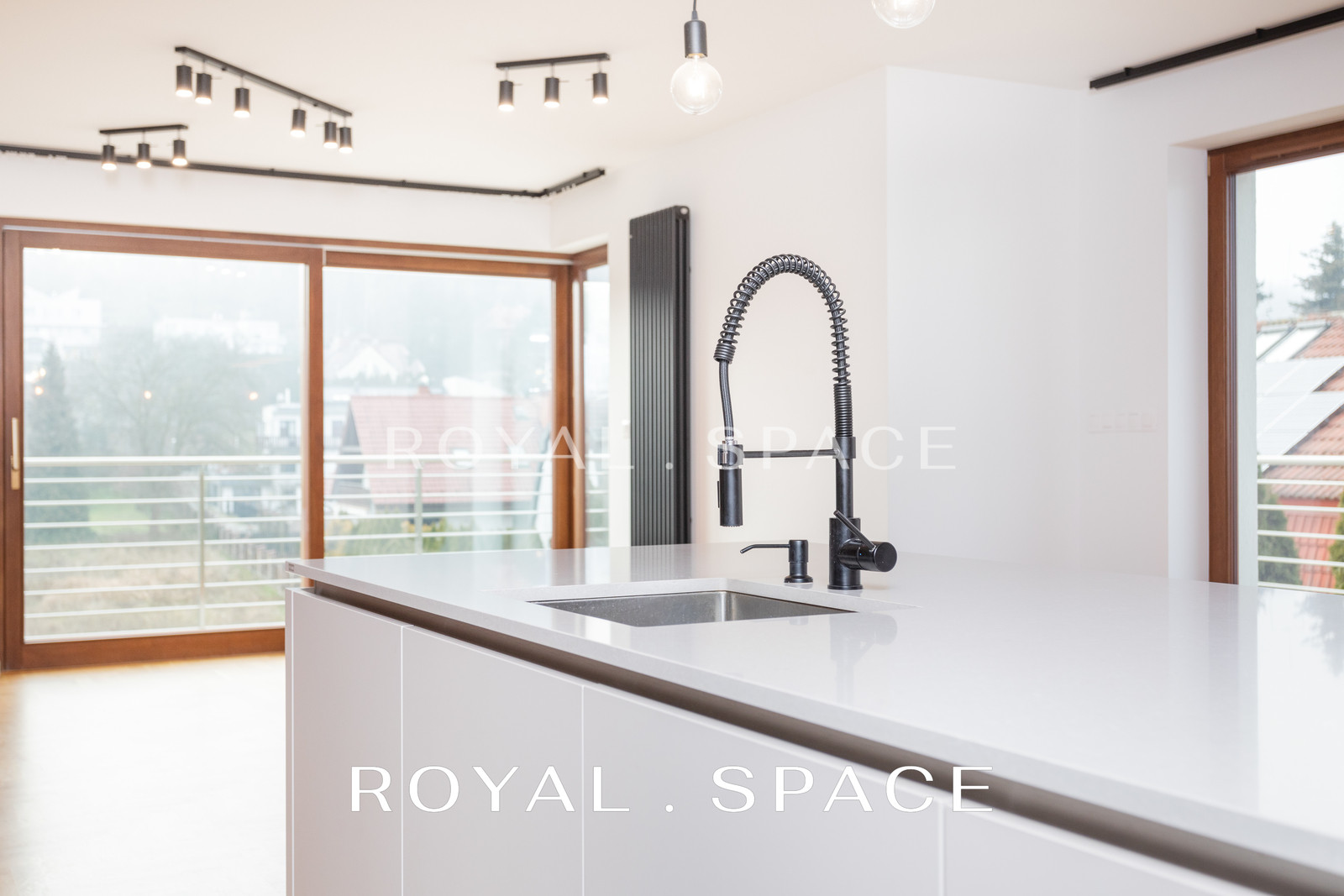 Przestronny 5-pok. apartament z tarasem na dachu