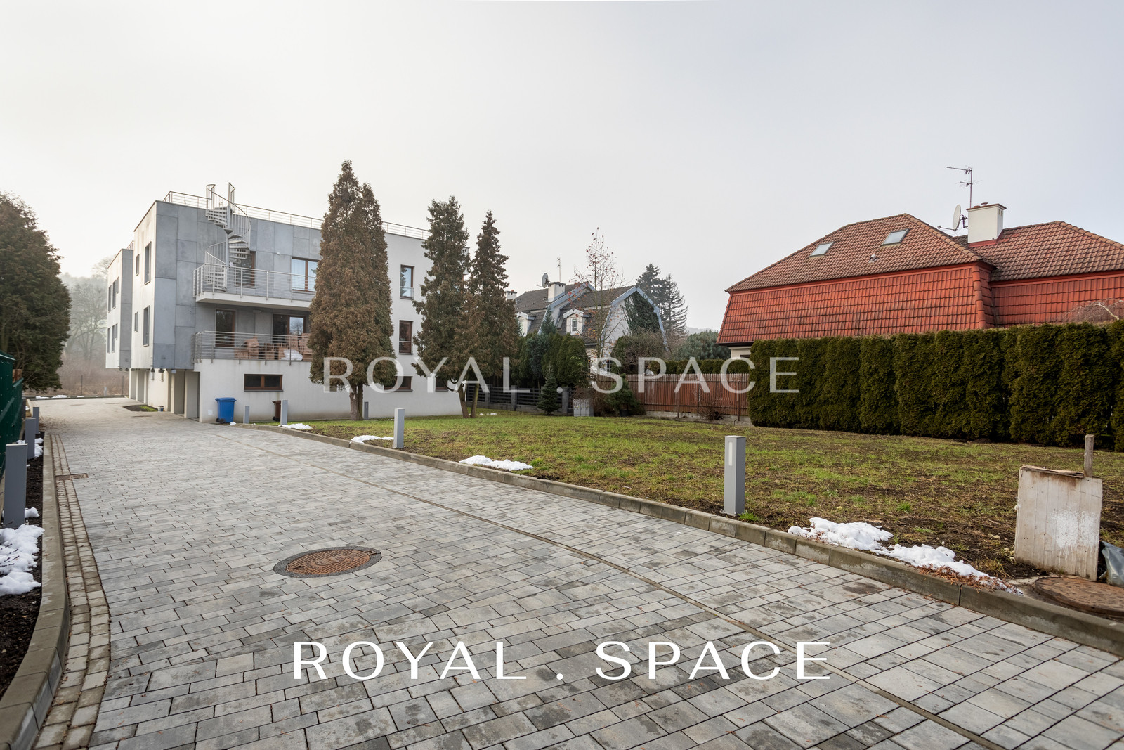 Przestronny 5-pok. apartament z tarasem na dachu