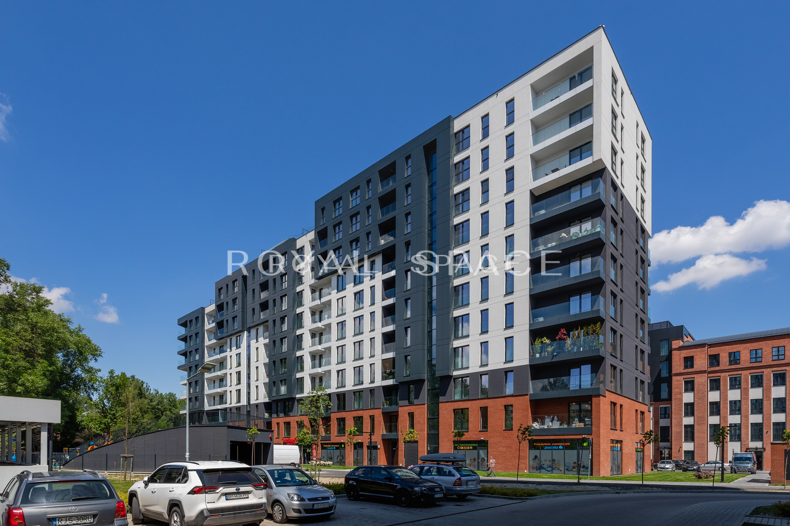 Penthouse z balkonami w nowym budynku – Fabryczna