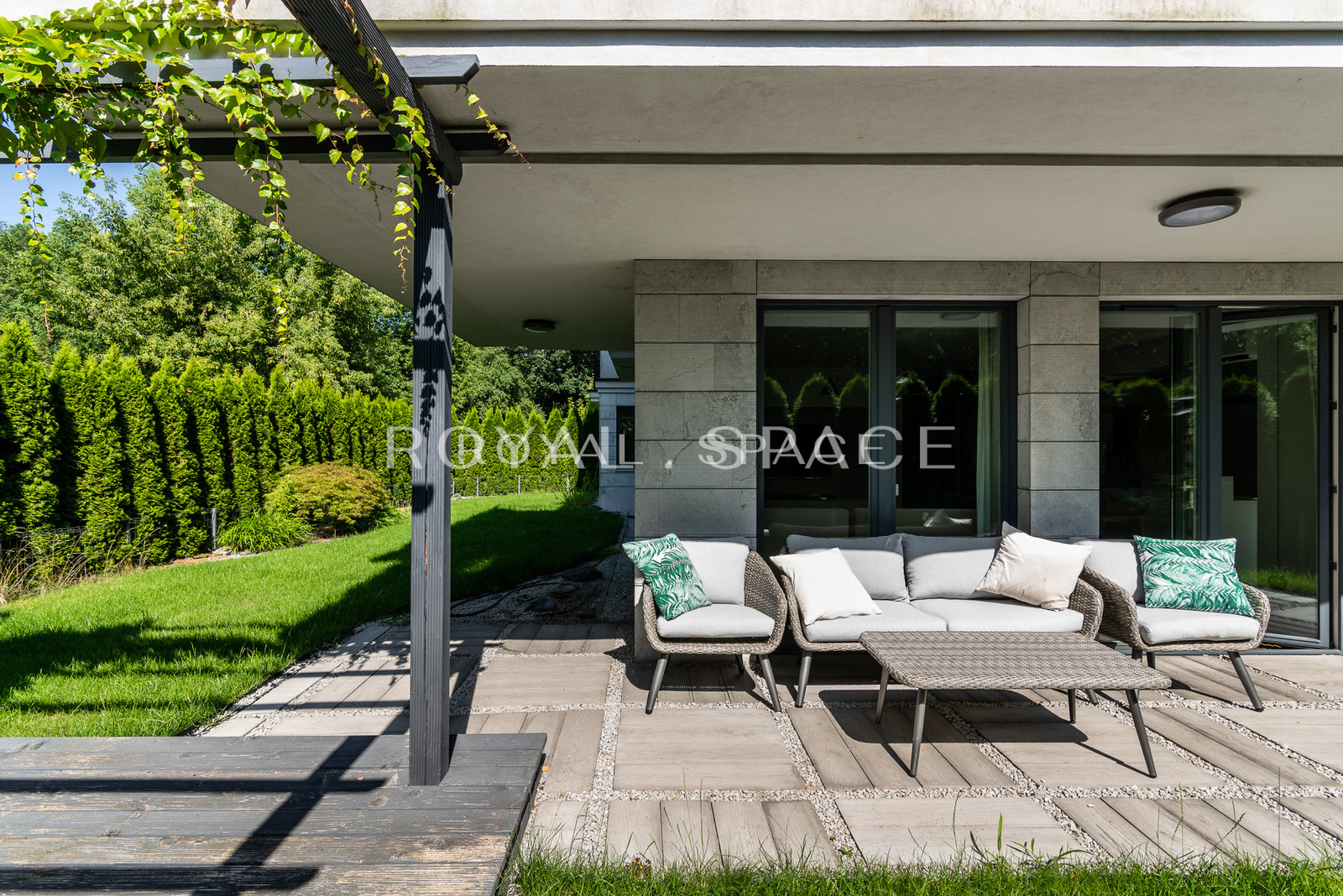 Designerski apartament z ogrodem – Czarodziejska