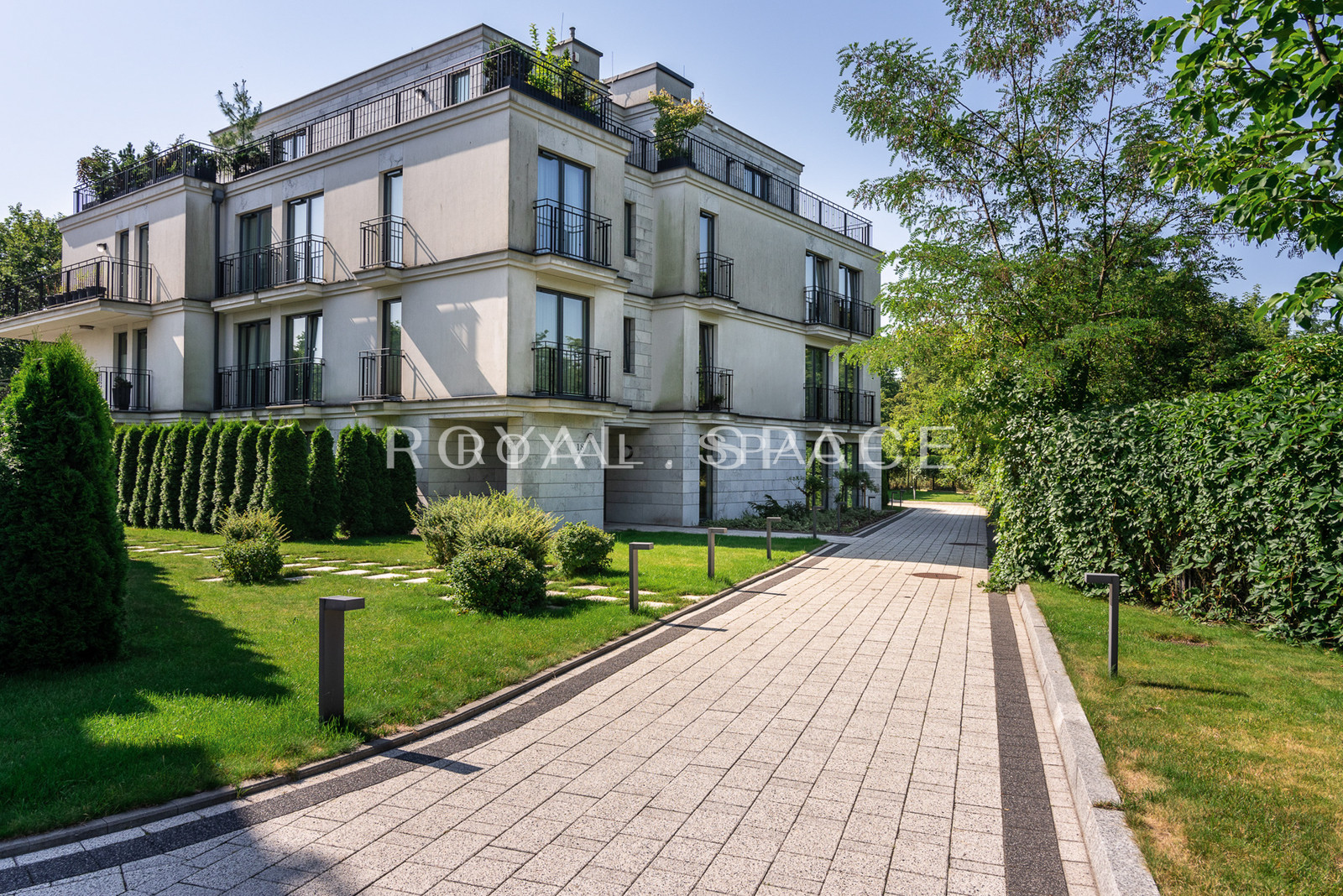 Designerski apartament z ogrodem – Czarodziejska