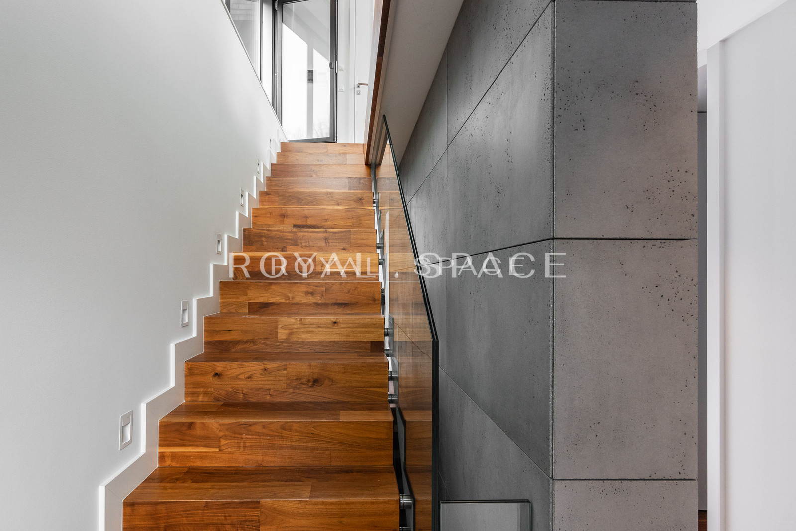 Luksusowy, dwupoziomowy penthouse z tarasem!