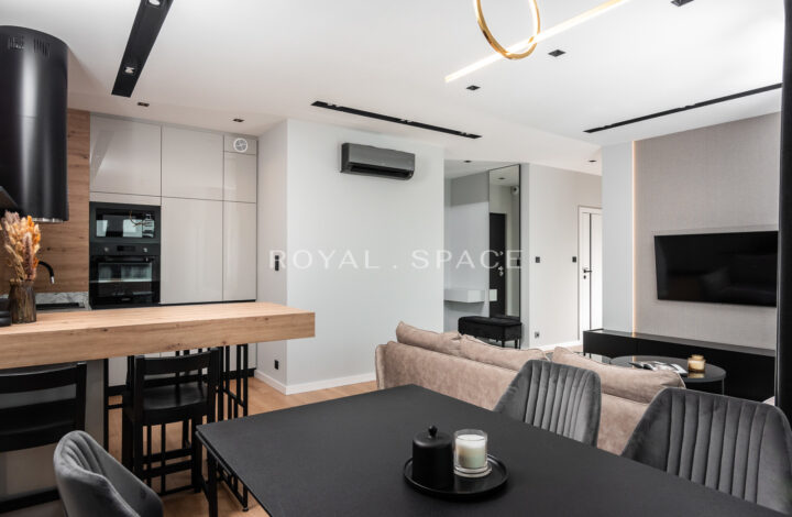 Penthouse z balkonami w nowym budynku – Fabryczna