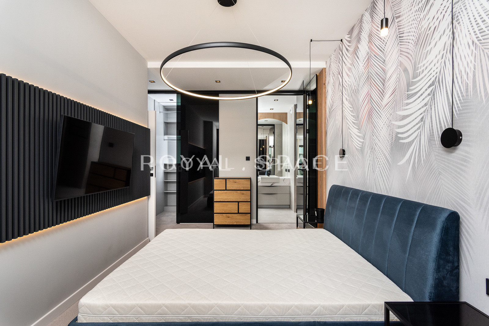 Penthouse z balkonami w nowym budynku – Fabryczna