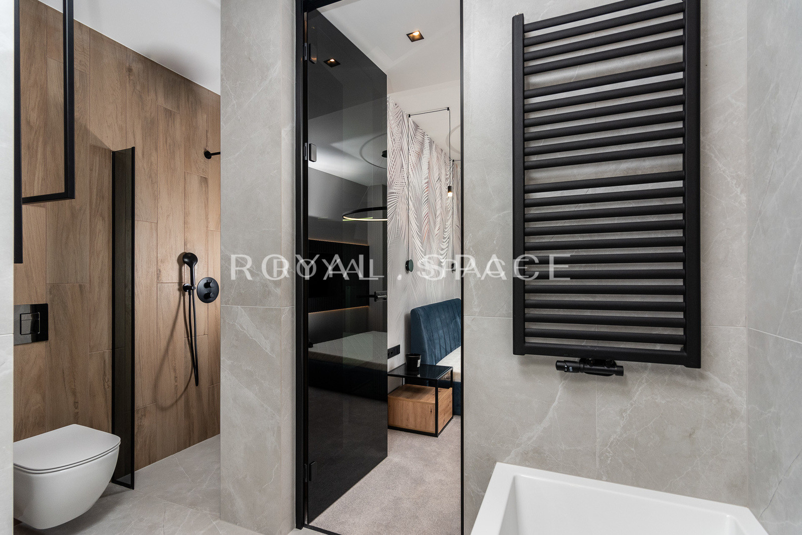 Penthouse z balkonami w nowym budynku – Fabryczna