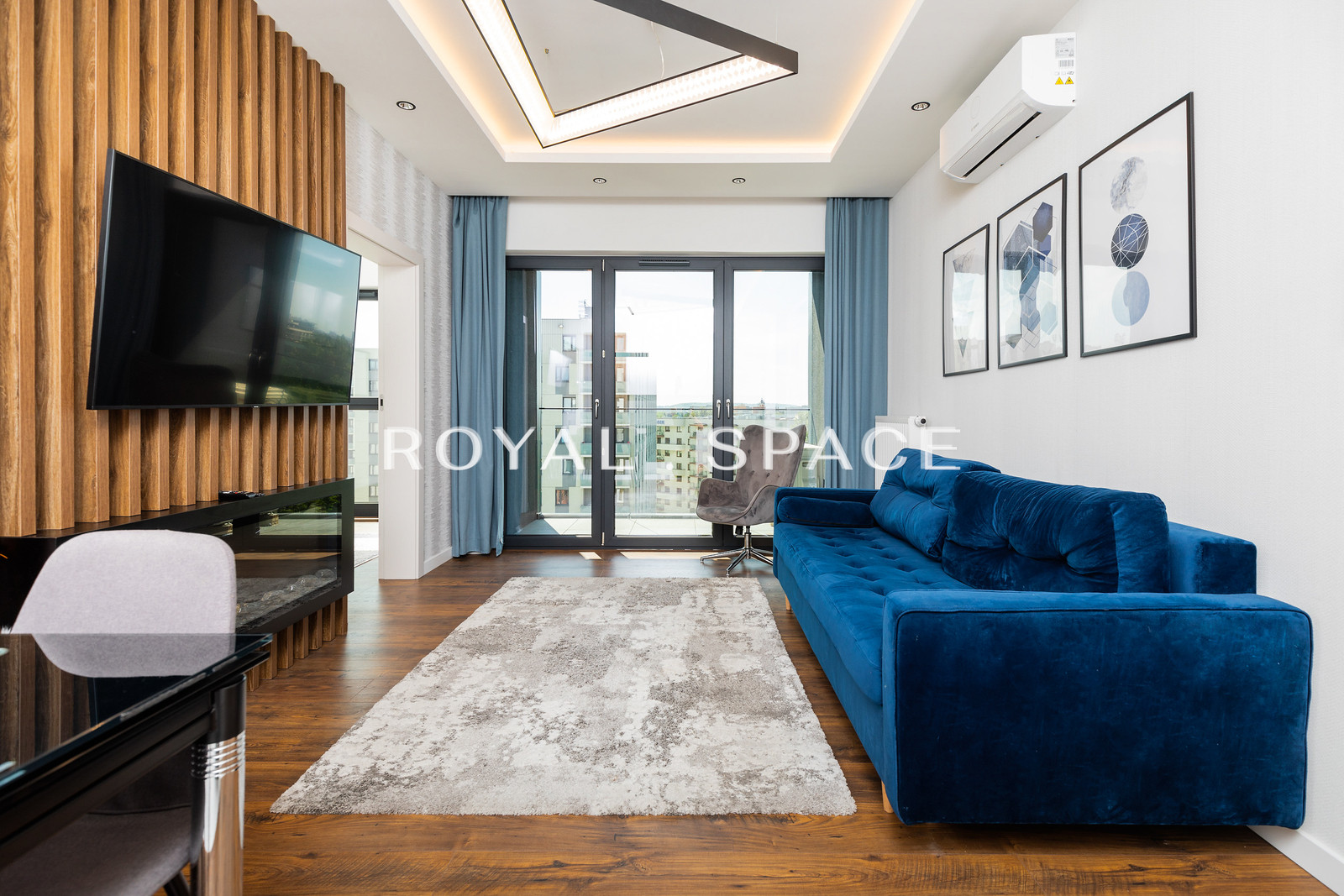 Apartament z balkonem na 8 piętrze – Fabryczna