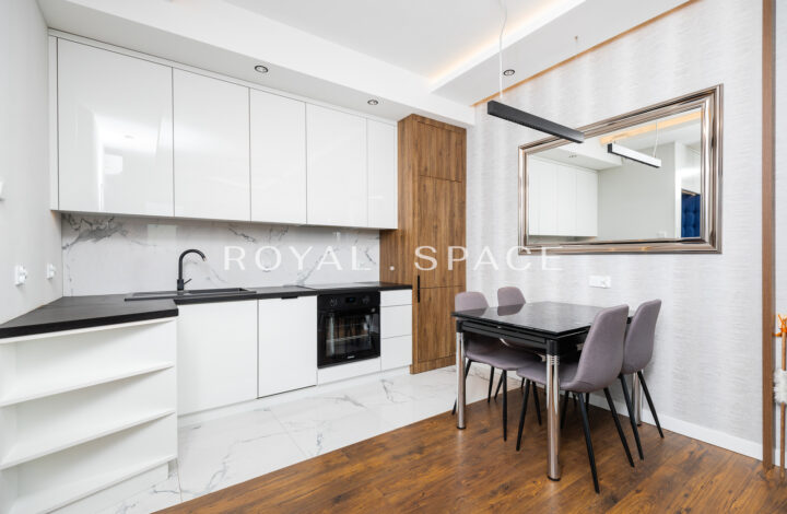 Apartament z balkonem na 8 piętrze – Fabryczna