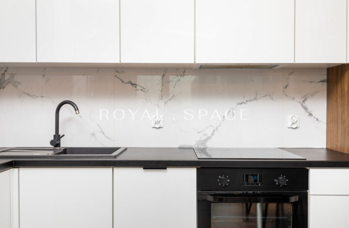 Apartament z balkonem na 8 piętrze – Fabryczna