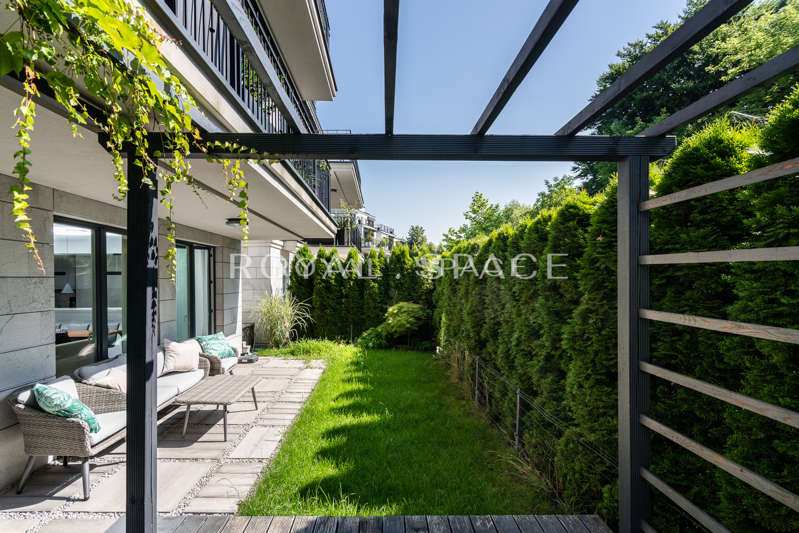 Designerski apartament z ogrodem – Czarodziejska