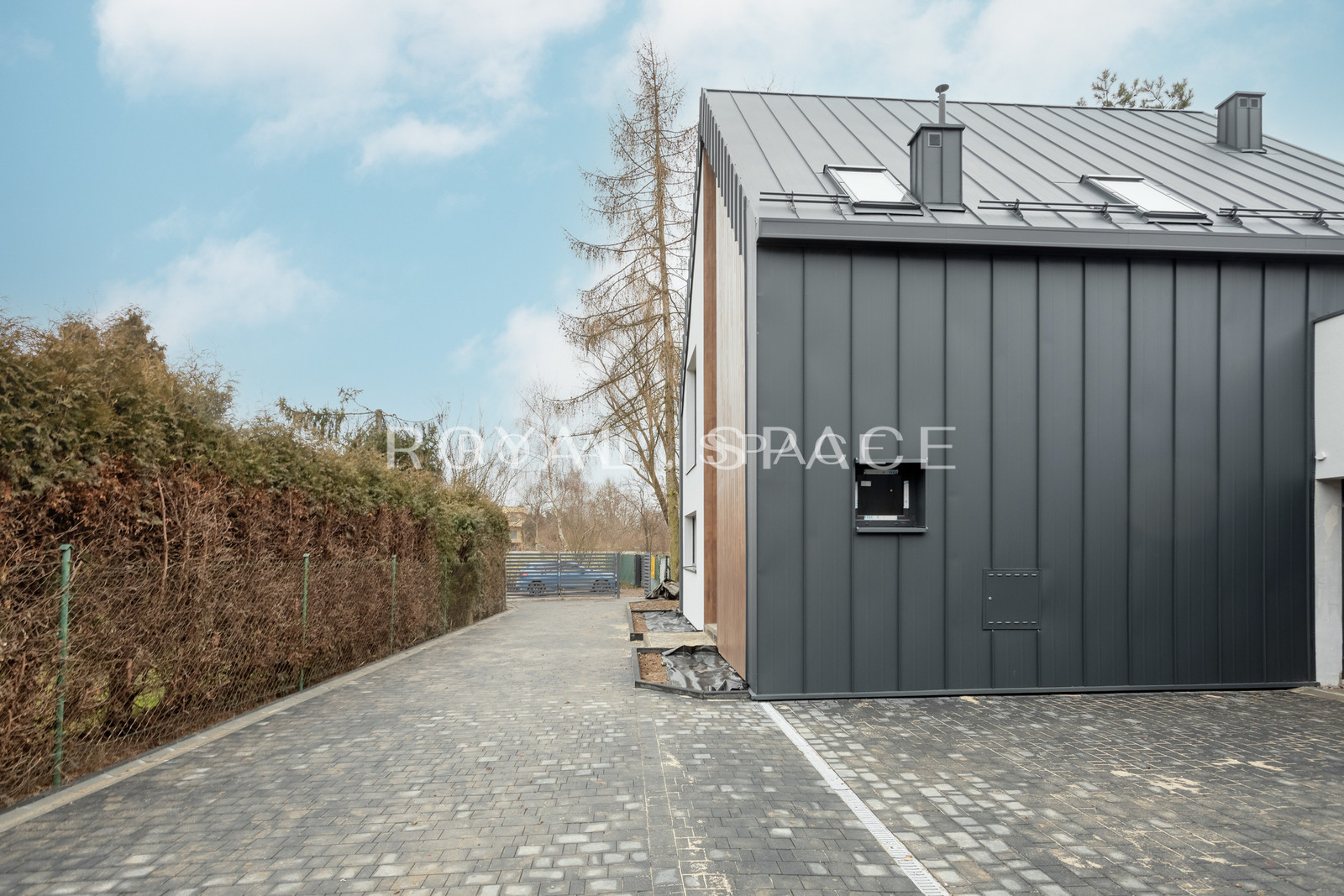 Dom wolnostojący wsród zieleni!