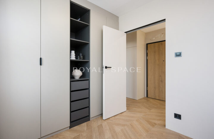 Nowe, elegancko wykończone mieszkanie z balkonem