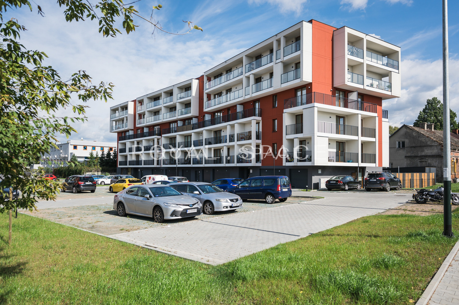 Nowe, elegancko wykończone mieszkanie z balkonem