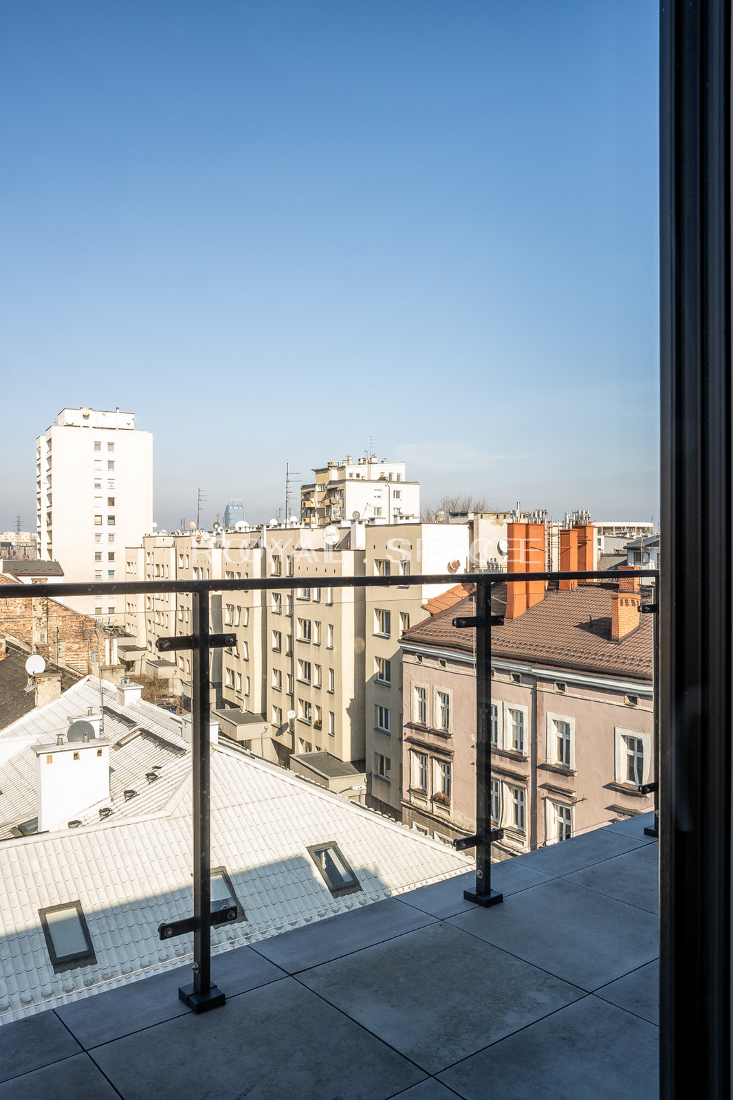 Apartament z tarasem na ostatnim piętrze!