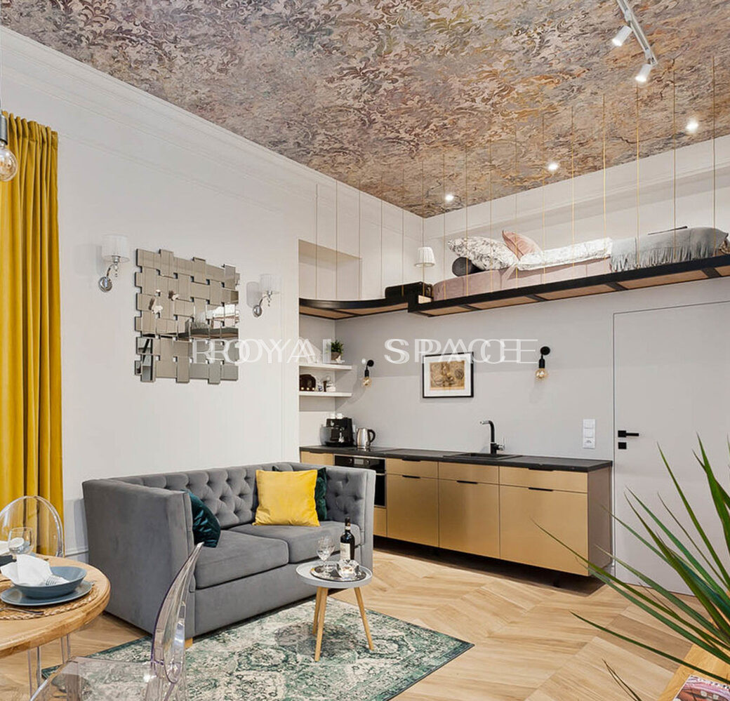 Old Town | na Groblach 19 | mezzanine | ENG